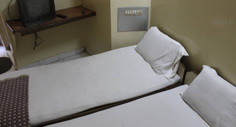 Hotel Bhagyoday & Guest House, Ahmedabad 4